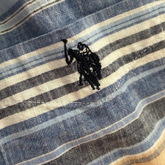 U.S POLO ASSN. CASUAL BLUE STRIPED BUTTON DOWN SHIRT • Size: 2XL • Used - Picture 8 of 9